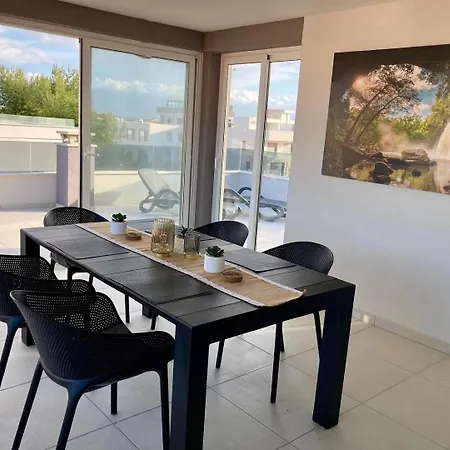 Апартаменты Blizina Mora Ii, Grosse Dachterrasse Mit Wintergarten, Meeresnaehe 30 M Вир